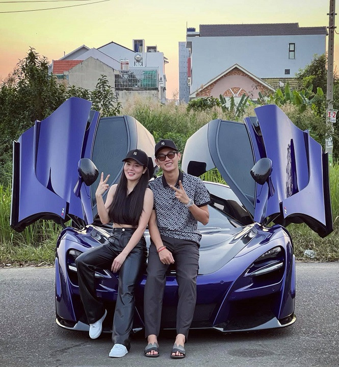 Kể cả những mẫu xe hiếm của làng siêu xe thế giới, cũng được Phan Công Khanh mang về nước, đưa vào gara của mình.