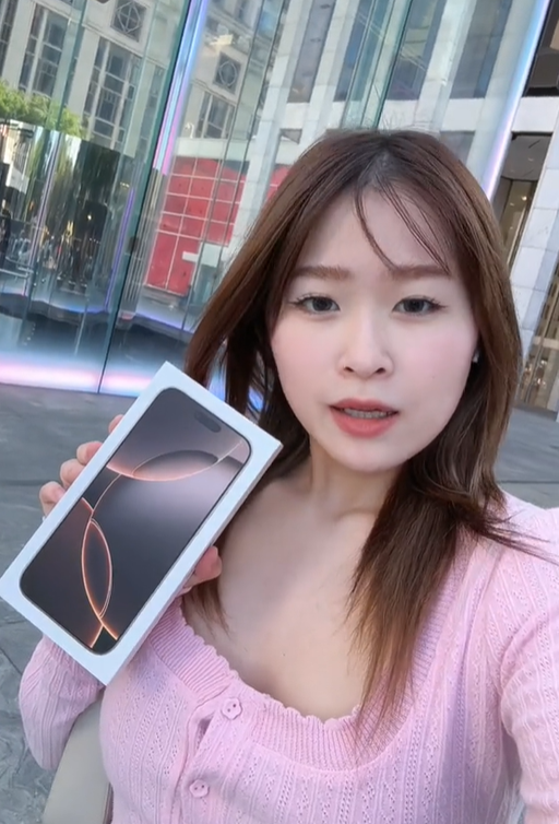 Đa phần người xem đều đồng loạt “xin vía” có người yêu cưng chiều và tâm lý như nữ rich kid này.