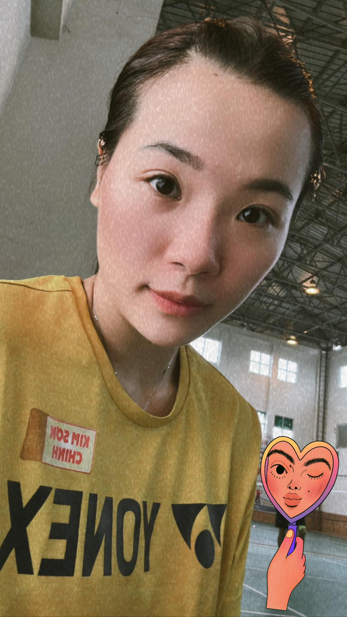 Dẫu để mặt mộc khi thi đấu nhưng vẻ ngoài của cô nàng 9x vẫn khiến không ít dân tình liêu xiêu.