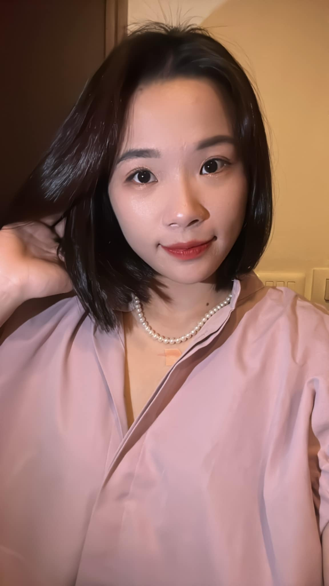 Nhan sắc của Thùy Linh trở nên nổi bật hơn nhờ làn da khỏe đẹp.