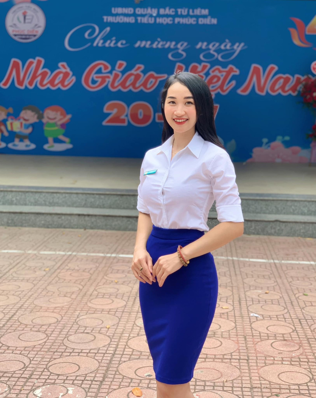 Tận dụng lợi thế nhan sắc, Phương Thảo tham gia một số cuộc thi nhan sắc và giành được khá nhiều giải thưởng như: Nữ sinh Thanh lịch của Cao đẳng Sư phạm và Á khôi cuộc thi Duyên dáng Sư phạm toàn quốc.