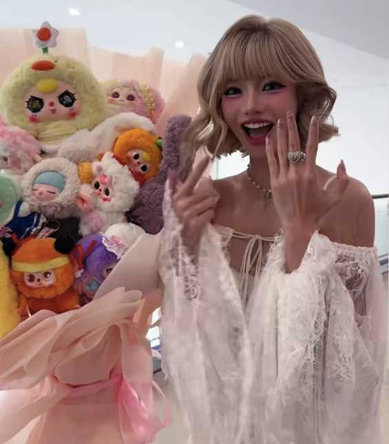 Mới khai Xuân, nữ TikToker CiiN (Bùi Thảo Ly) đã khiến người hâm mộ không khỏi bất ngờ khi chia sẻ tin vui tậu xế hộp.