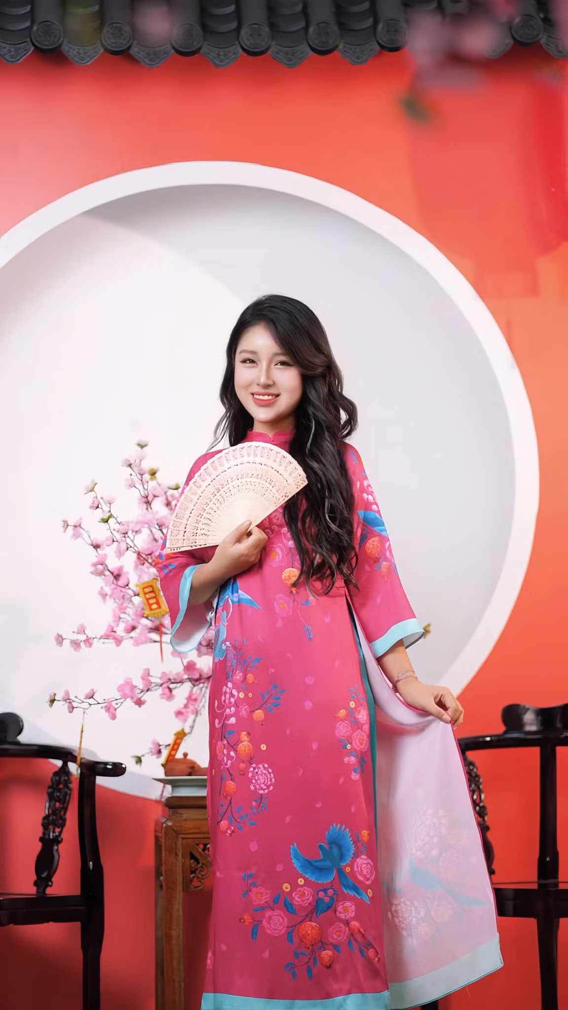 Đôi khi, cô giáo trẻ cũng nhận những lời bình phẩm, đánh giá về trình độ giảng dạy. Khi đó, cô thường không phản ứng lại mà cho rằng chính thành tích của học sinh sẽ nói lên tất cả.