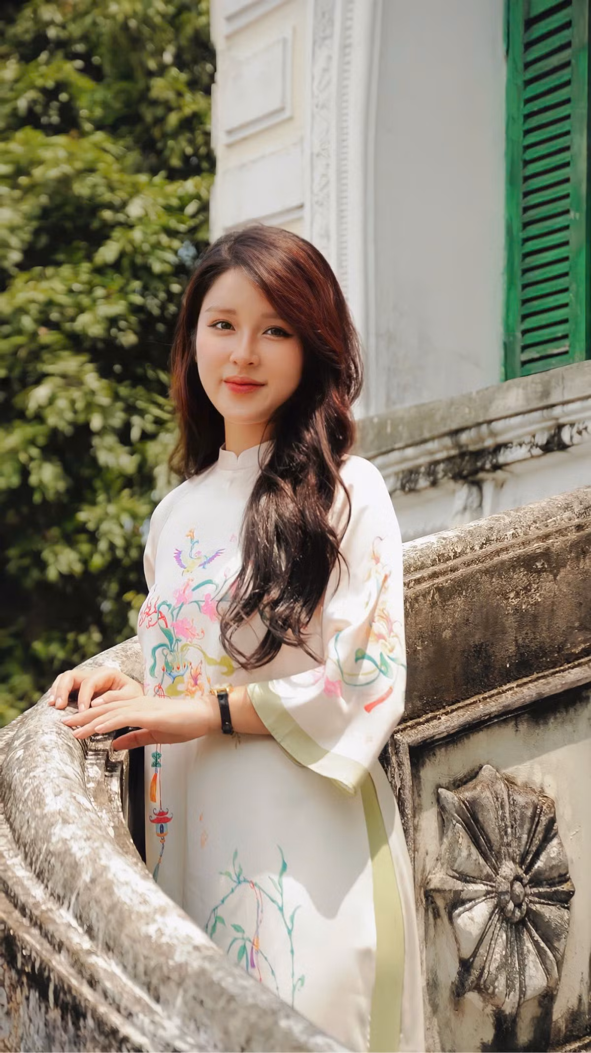 Hiện Trần Thanh Nga là giáo viên tại Trường THPT Hòa Bình Latrobe (quận Hai Bà Trưng, Hà Nội).