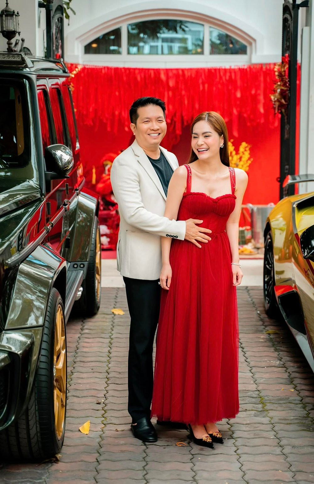 Là người thích sự lộng lẫy, hoành tráng nên dịp sinh nhật năm nay của Đoàn Di Băng cũng được tổ chức rất kĩ lưỡng. Từ sớm, cô đã nhận được những món quà từ các nhãn hiệu gửi đến tận nhà.