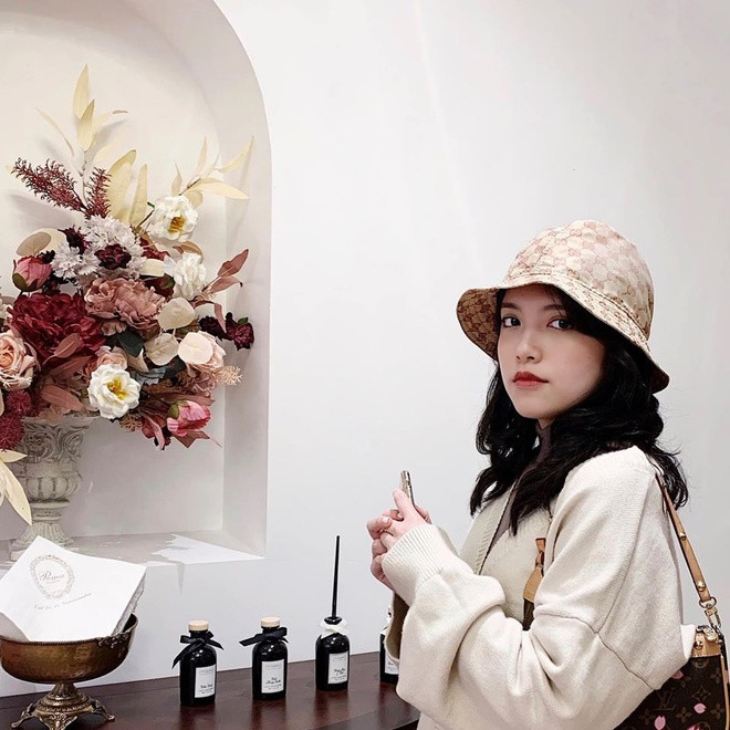 Mẫn Nhi từng được nhiều người biết đến qua những bức ảnh và loạt clip vô cùng vui nhộn trên MXH.