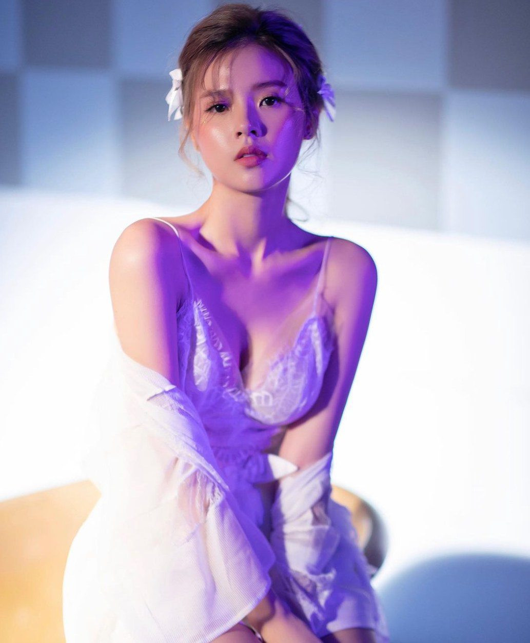 Thời gian gần đây, Midu ngày càng thay đổi hình ảnh, trở nên táo bạo hơn.