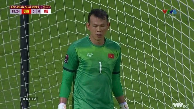 Trong khung gỗ của đội tuyển Việt Nam, Tấn Trường chắc chắn vẫn là sự lựa chọn số 1 bất chấp những ý kiến trái chiều về màn thể hiện của thủ thành này ở trận đấu với Trung Quốc.
