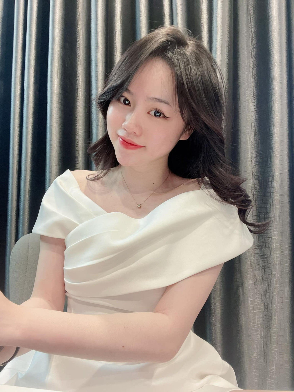 Thời gian hẹn hò Quang Hải, gia thế Huỳnh Anh cũng được dân mạng đồn đoán không phải dạng vừa.