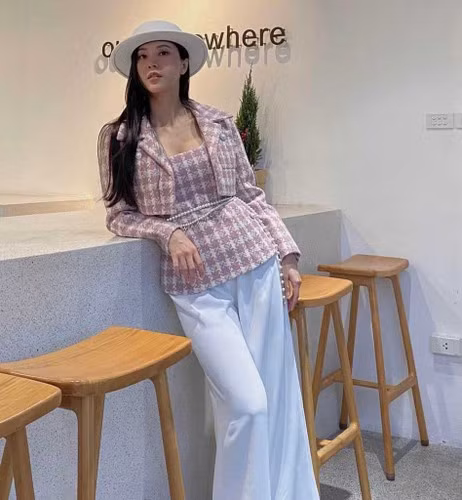 Vợ chồng Vũ Ngọc Châm đã có một cậu con trai vừa tròn 1 tuổi. Hiện hot girl đang mang thai lần hai được 29 tuần.