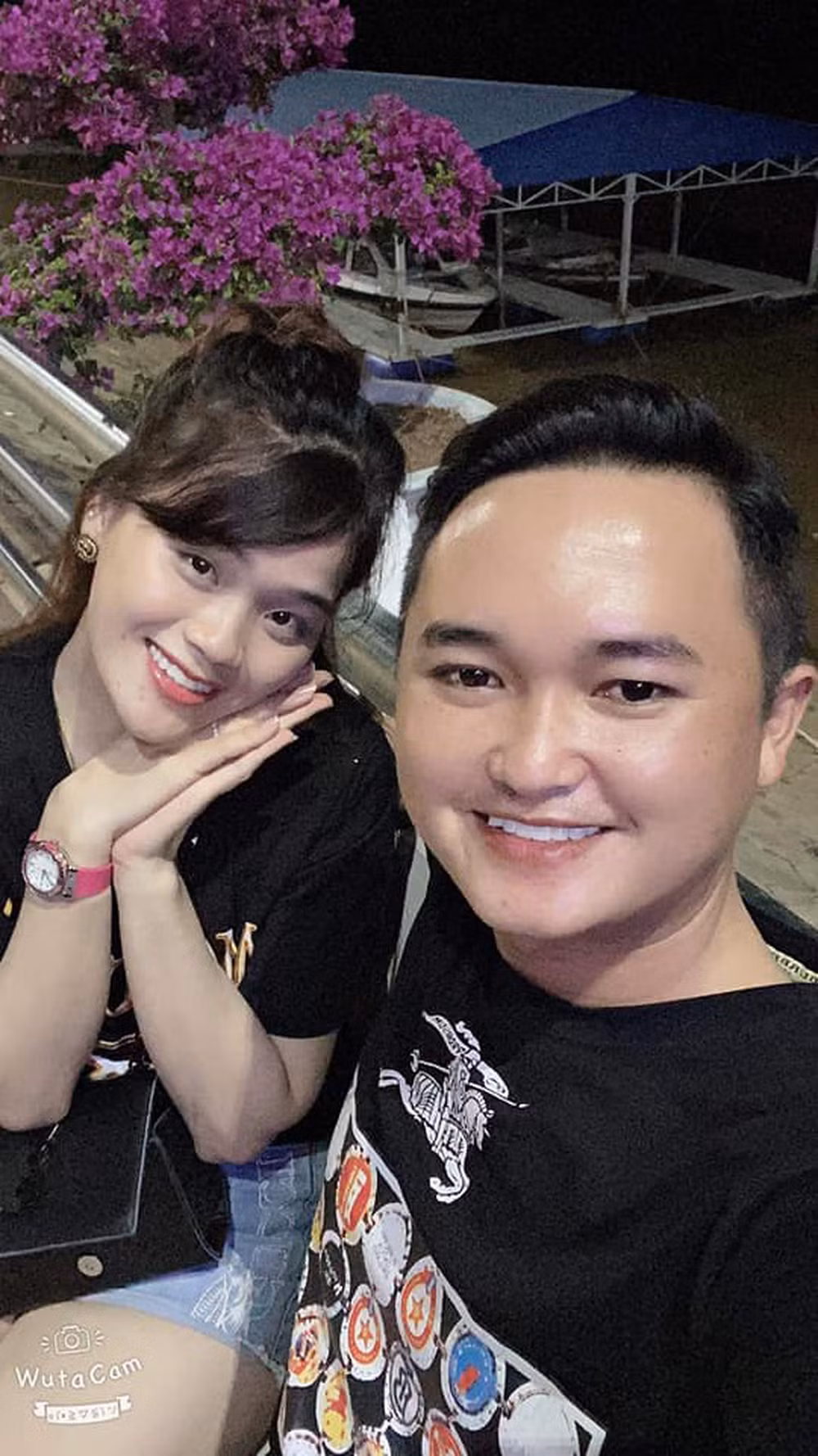 Sau nhiều năm bên nhau, Ngân Thảo và Hoài Đức đã chính thức làm đám hỏi vào tháng 5/2021 nhưng chưa làm đám cưới. Dù đã là vợ chồng hợp pháp nhưng trên thực tế, cô nàng này và chồng lại "mỗi người một nơi".