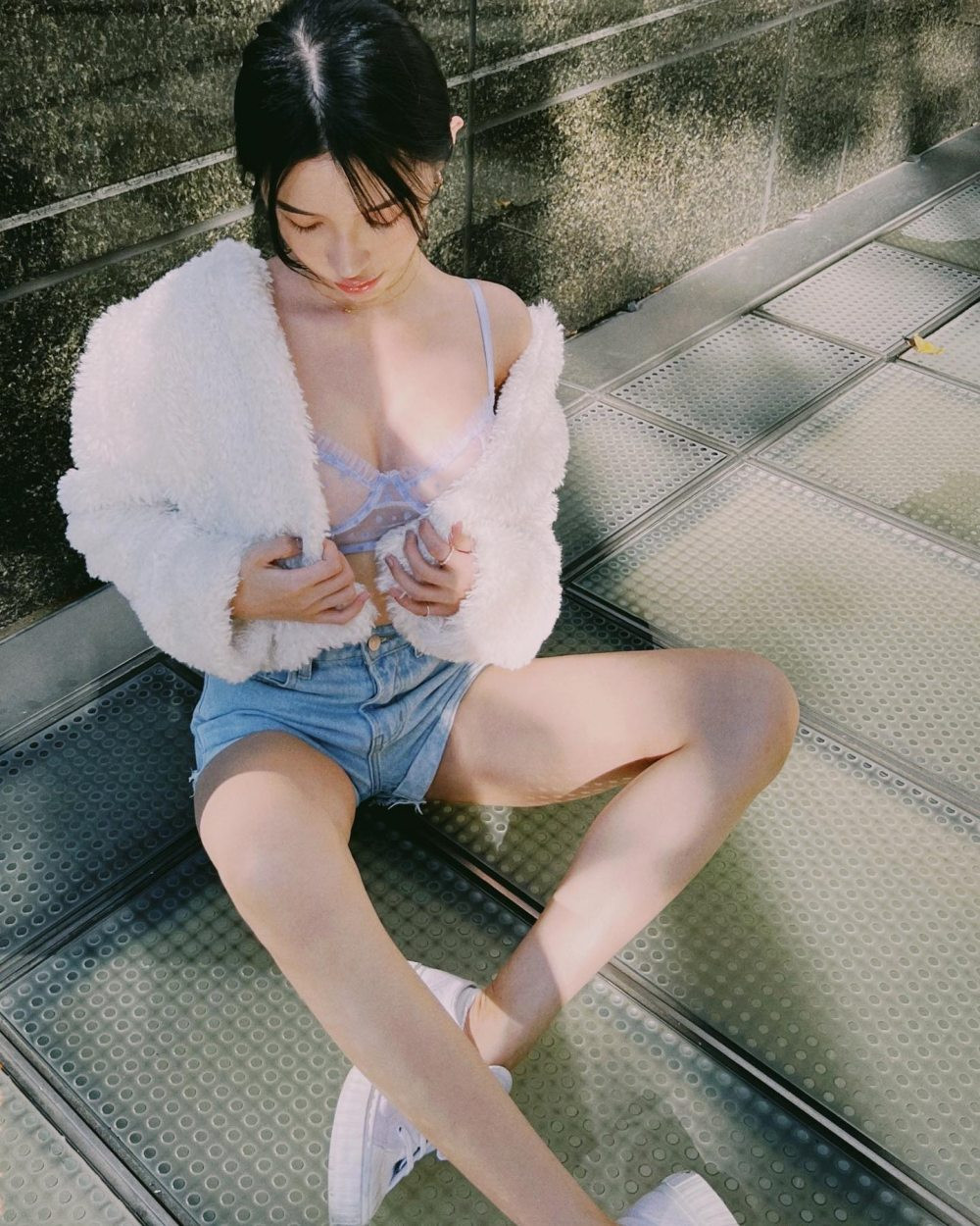 Hot girl xứ Đài sẵn sàng thử nghiệm những item "hiểm hóc" không phải ai cũng chọn mặc.