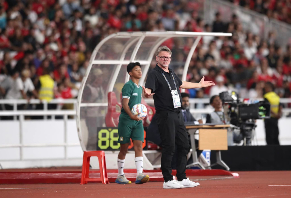 HLV Troussier huy hoai cong lao 