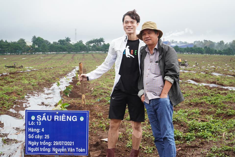 Mới đây trên trang cá nhân của mình, Văn Toàn đã tiết lộ hình ảnh khi rời phố trở về với đồng quê của mình thu hút sự chú ý của nhiều người.