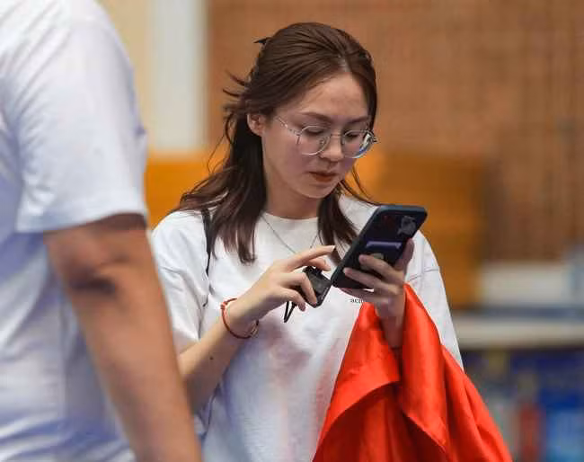 Đặng Thu Hà đang sở hữu 3,4 triệu người theo dõi trên TikTok và được biết đến là cô gái có năng lượng tích cực, hoạt bát cùng tính cách vui vẻ.