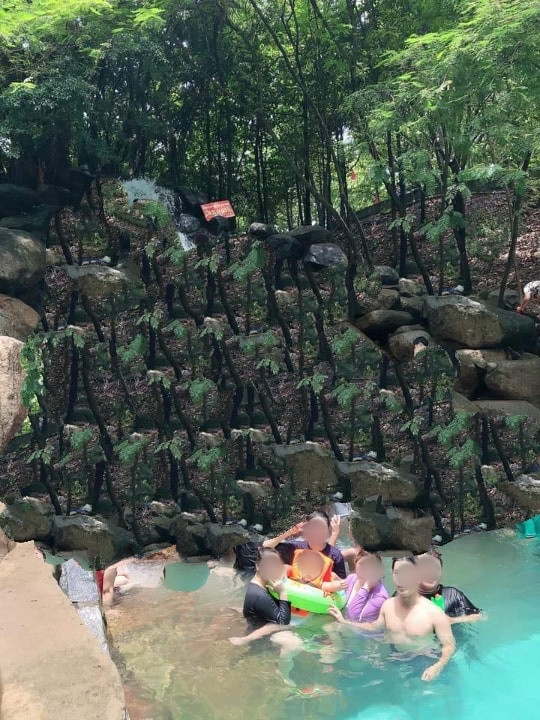 Các bức ảnh "trả hàng" trên đã nhanh chóng thu hút được đông đảo sự quan tâm, bình luận của cộng đồng mạng.