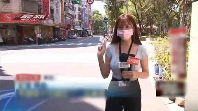 Những hình ảnh, clip của nữ phóng viên này được đăng tải trên các nền tảng mảng xã hội như Facebook, TikTok, Instagram, ... thu hút hàng triệu lượt xem khiến dân tình quyết truy lùng bằng được danh tính.