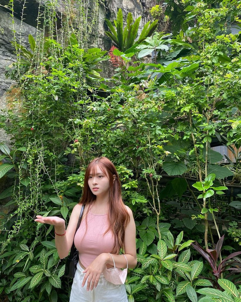 Chia sẻ bức tâm thư dài trên trang cá nhân vào ngày 12/12, Châu Du cho biết, cô khá sợ hãi trước vấn đề này đồng thời cảm ơn khán giả đã ủng hộ và dành sự yêu mến cho cô trong những ngày gần đây.