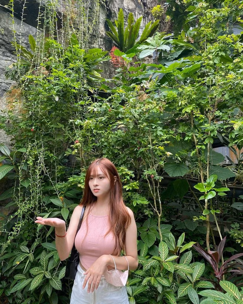 Chia sẻ bức tâm thư dài trên trang cá nhân vào ngày 12/12, Châu Du cho biết, cô khá sợ hãi trước vấn đề này đồng thời cảm ơn khán giả đã ủng hộ và dành sự yêu mến cho cô trong những ngày gần đây.