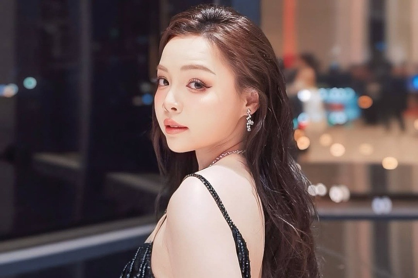 Trinh Phạm (sinh năm 1991, TP.HCM) xây dựng kênh YouTube từ năm 2014, chia sẻ kinh nghiệm làm đẹp trong thời gian học tập tại Mỹ.