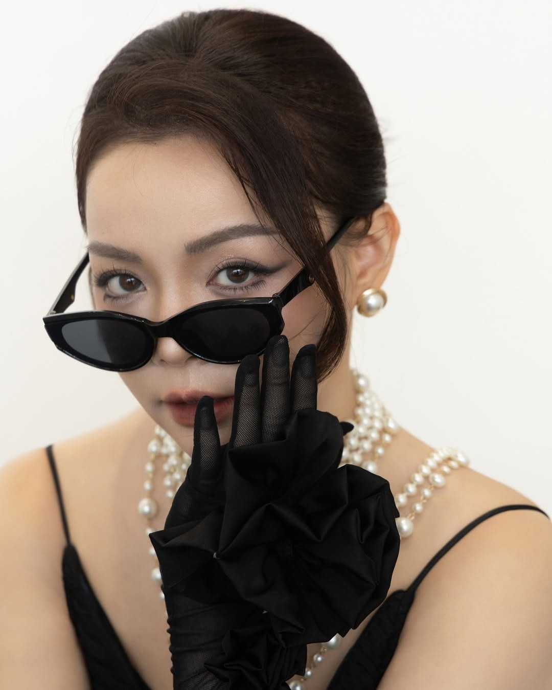 Vừa qua, Trinh Phạm cũng gây tranh cãi khi so sánh 2 chương trình giải trí Anh trai say hi và Anh trai vượt ngàn chông gai dưới quan điểm cá nhân.