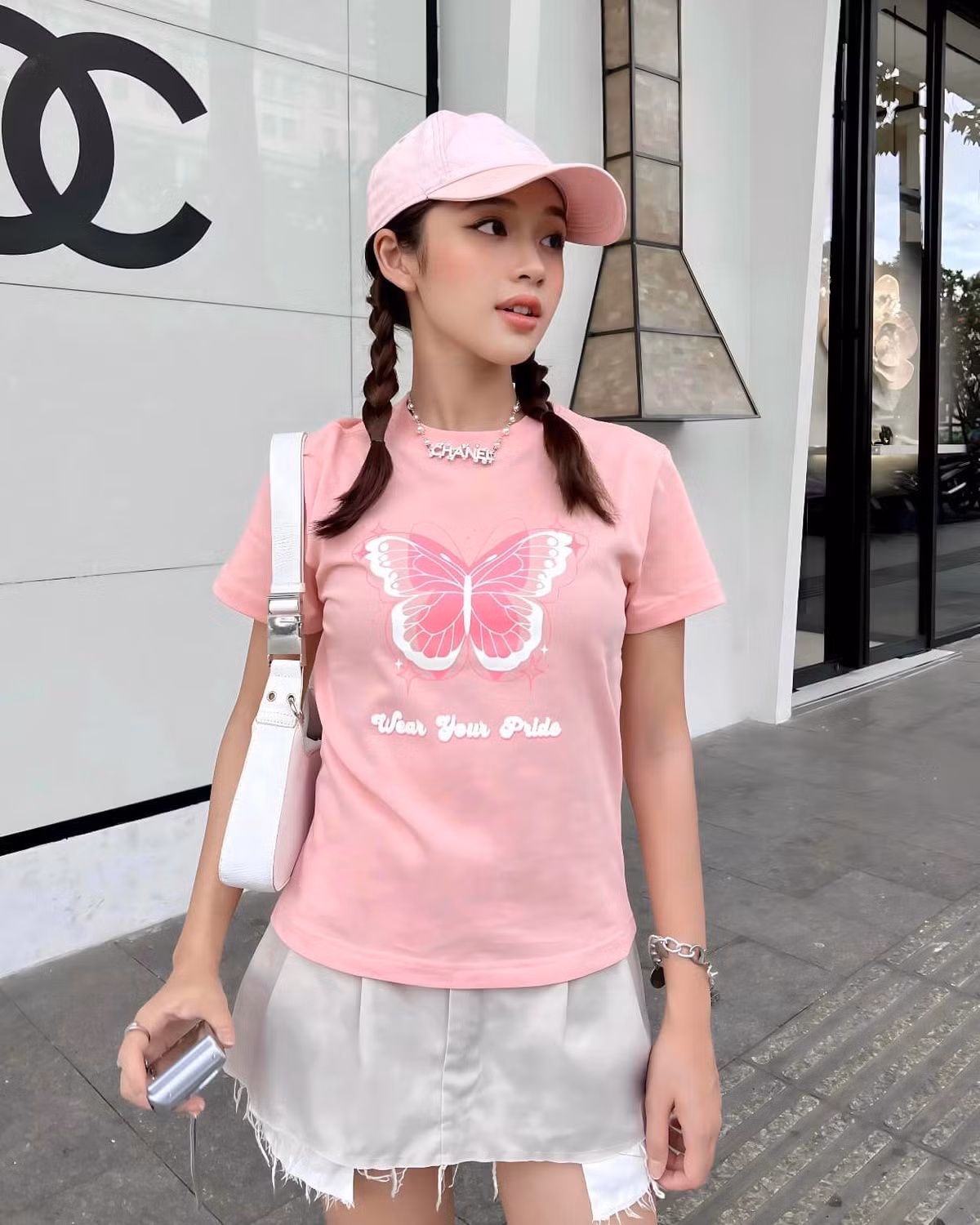 Trong khoảng thời gian yêu đương, Karty Chang và Otis có hàng loạt những khoảnh khắc lãng mạn khiến người hâm mộ phải ganh tị. Cặp đôi thường xuyên đồng hành cùng nhau trong công việc và cuộc sống.