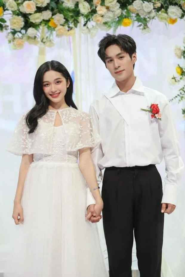 Bước ra từ show hẹn hò, Otis và Karty Chang (Thảo Trang) hiện là một trong những cặp đôi được cộng đồng mạng quan tâm.