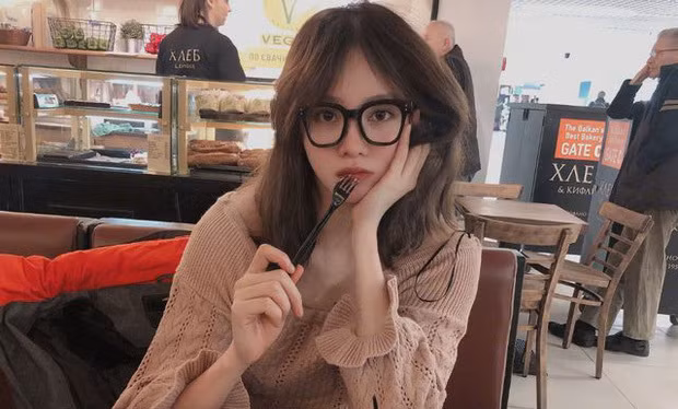 Với nhan sắc và tài năng của mình, trang cá nhân Weibo của Xiong Dunhan nhận không ít lời khen cho mỗi bức ảnh được đăng tải.