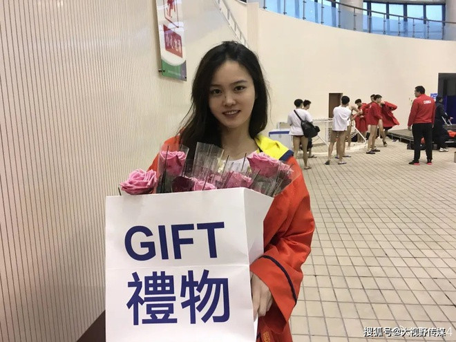 Ngắm nhìn Xiong Dunhan, nhiều người còn thừa nhận rằng đội trưởng đội tuyển bóng nước Trung Quốc này đẹp không kém các diễn viên, người mẫu nổi tiếng.