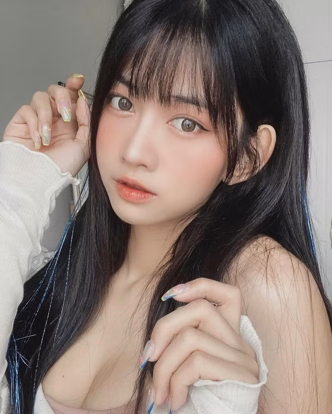 Trong hành trình giảm cân của mình, Lê Bống đã giảm tới hơn 10kg, từ 63kg xuống còn 50kg.