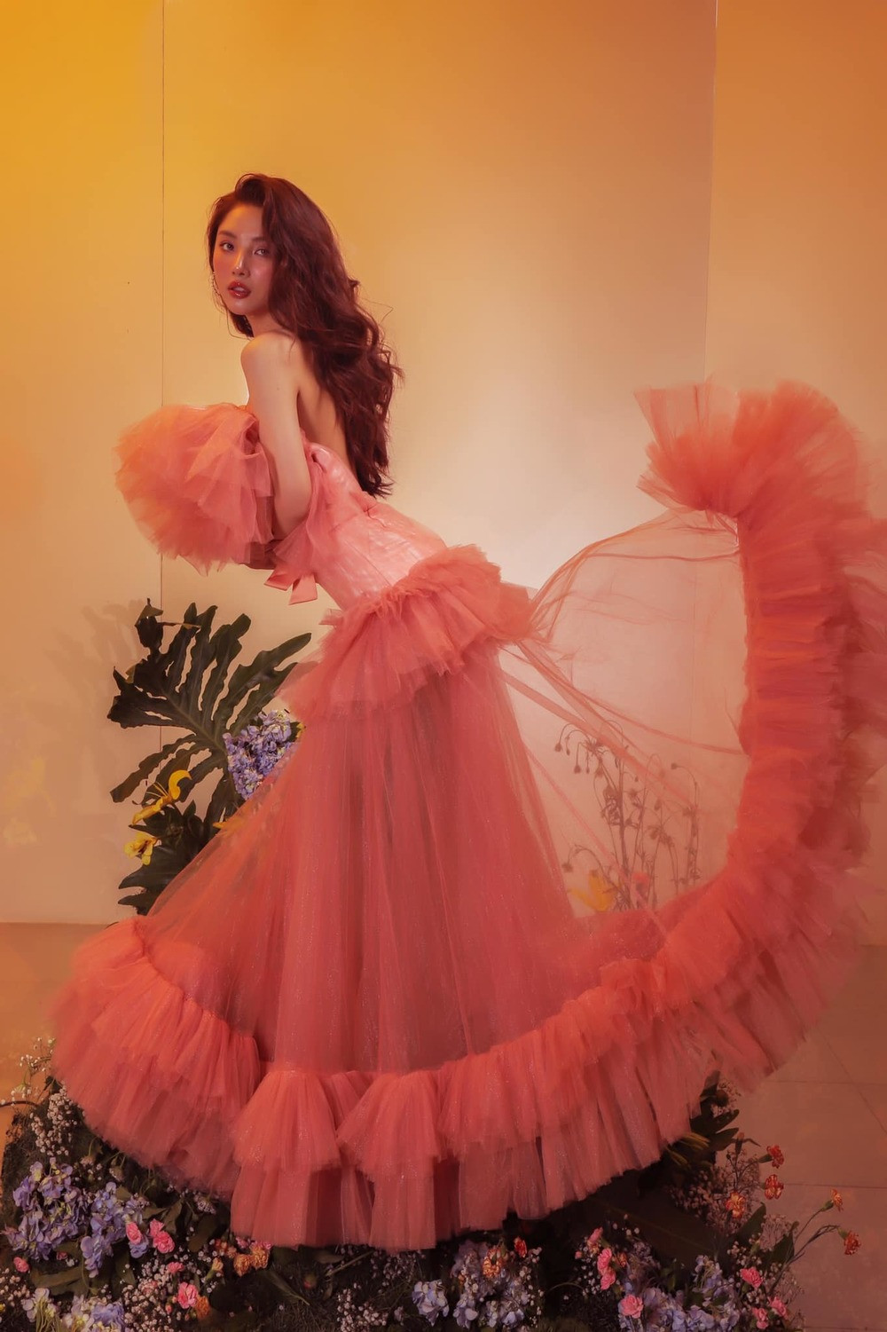 Từ hoa khôi bóng chuyền đến Hoa hậu quốc tế, mỹ nhân 9x đã khiến khán giả phải ngả mũ thán phục trước tài năng của mình.