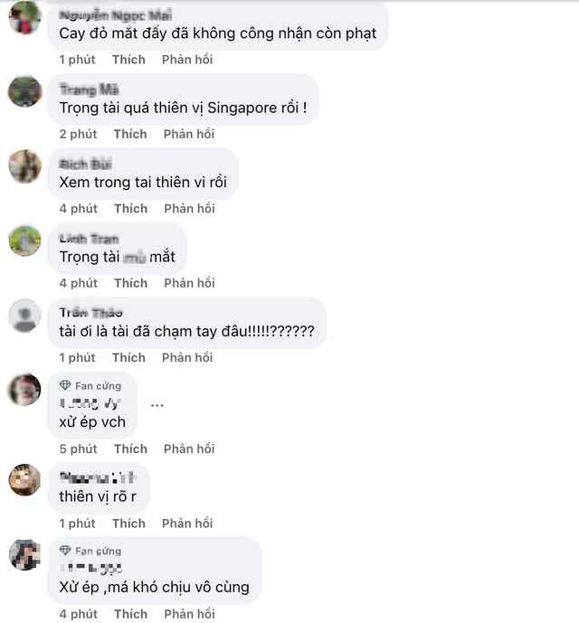 Thậm chí, nhiều người còn bày tỏ trạng thái "ăn gian nó giàn ra đấy" sau quyết định của trọng tài từ chối bàn thắng cực đẹp của Xuân Son.