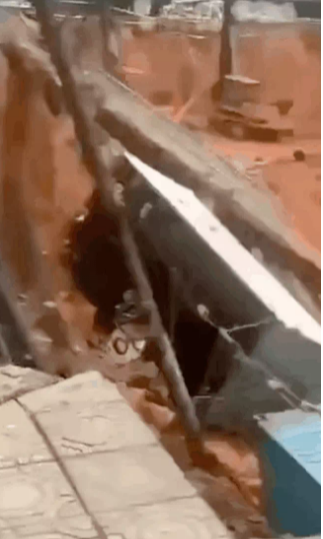 Theo chia sẻ của một số bạn trẻ đang sinh sống tại Đà Lạt cho biết mấy ngày nay vùng đất cao nguyên này có mưa lớn.