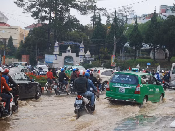 Cách đây chưa lâu, Đà Lạt cũng từng chứng kiến cảnh ngập lụt kinh hoàng.