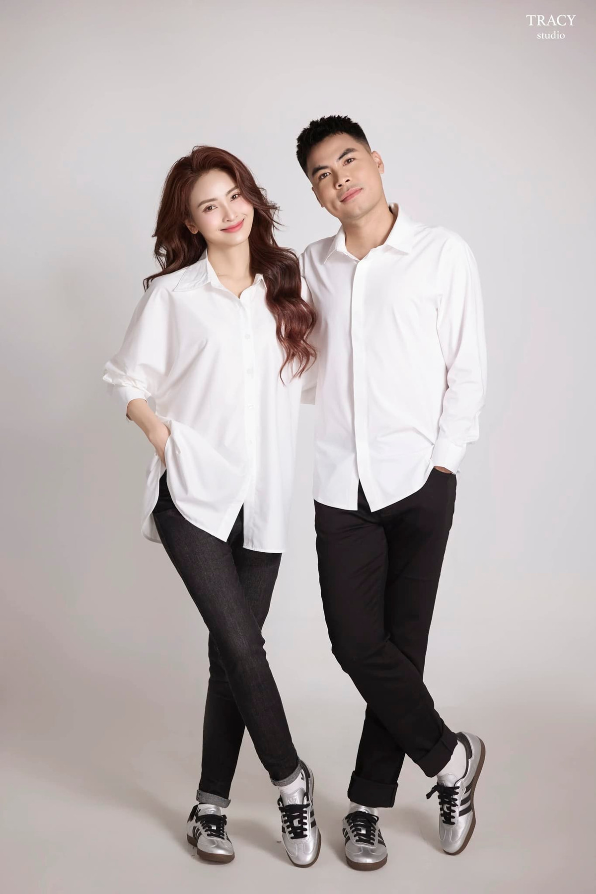 Nhân ngày Valentine trắng 14/3, tiền vệ Đức Huy đã khoe ảnh với bạn gái là cô nàng MC xinh đẹp Huyền Trang (Mù Tạt).