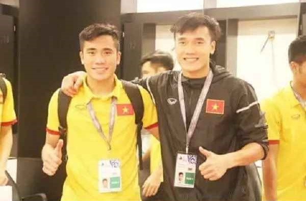 Dưới bình luận bài đăng, rất nhiều người vào gửi lời chúc đến 2 anh em thủ môn họ Bùi.