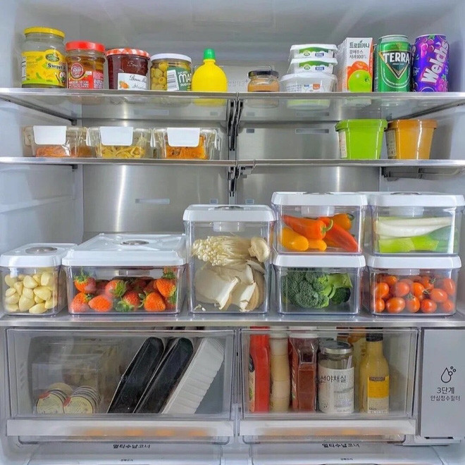 Một chiếc tủ lạnh "healthy" khác được dân mạng truyền tay nhau liên tục trong mùa dịch.