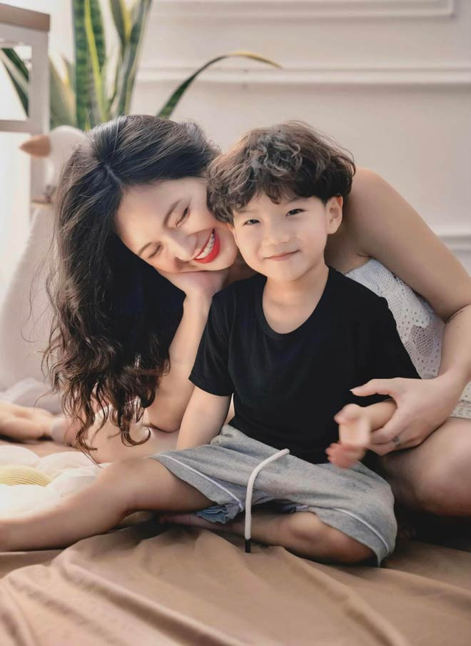 Trở lại với cuộc sống độc thân, Thu Hương không quá bỡ ngỡ. Cô rời Phú Quốc (Kiên Giang), đến TP.HCM bắt đầu lại với công việc kinh doanh.