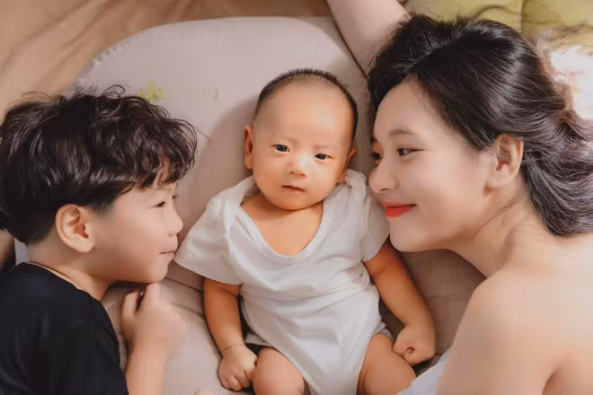 Trong suốt những năm qua, cuộc sống của nàng “hot girl dân tộc” luôn nhận được sự quan tâm của mọi người.