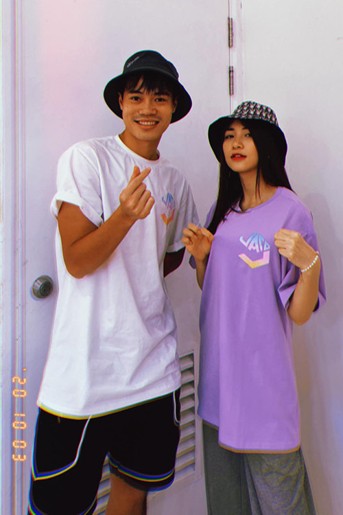 Không dừng lại ở đó, nữ ca sĩ còn để lại bình luận ở bài viết đăng tải nội dung thất thiệt giữa bản thân và Văn Toàn: "Có phải em đâu mọi người. Không phải, eo ơi".