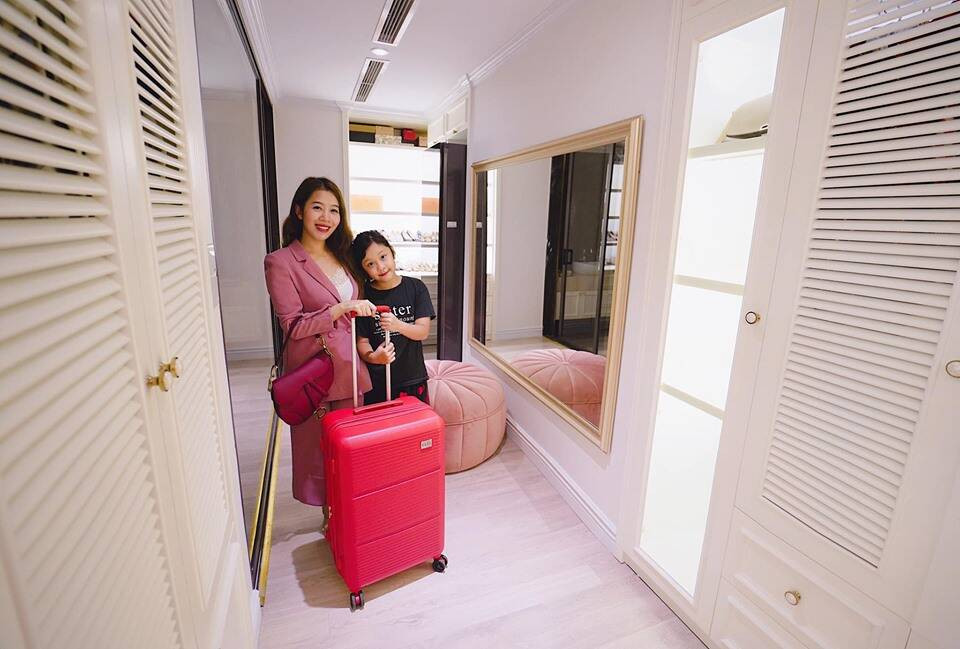 Theo đó, nếu ở Điều Ước Thứ 7, Cuộc Hẹn Cuối Tuần, Diệp Chi đảm nhận vai trò đạo diễn thì ở Ai Là Triệu Phú, cô chịu trách nhiệm sản xuất kiêm đạo diễn.