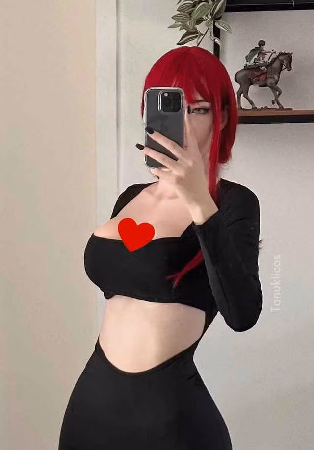 Tanukii không phải là coser duy nhất theo đuổi phong cách táo bạo, nhưng cách cô nàng thể hiện cá tính riêng biệt và sự đầu tư nghiêm túc vào từng sản phẩm luôn khiến người hâm mộ phải trầm trồ.