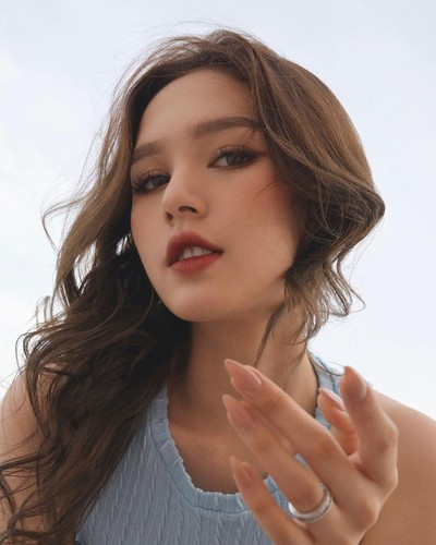 Không ít lần những bức ảnh của Xoài Non khiến cô nàng vướng phải tin đồn dính bầu.