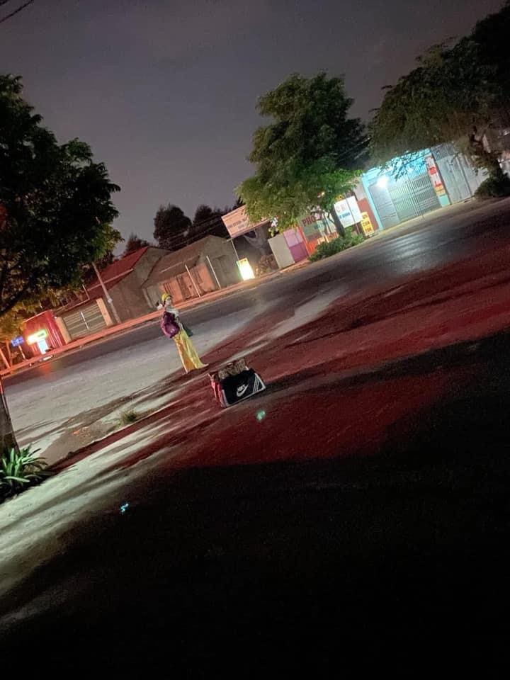 Chứng kiến cảnh ăn quỵt và chửi bới của Bella nhiều người tỏ ra không chấp vì bệnh lý tâm thần sẵn. Nhưng nếu để như vậy, chưa biết cô ta sẽ còn làm ra những điều gì.