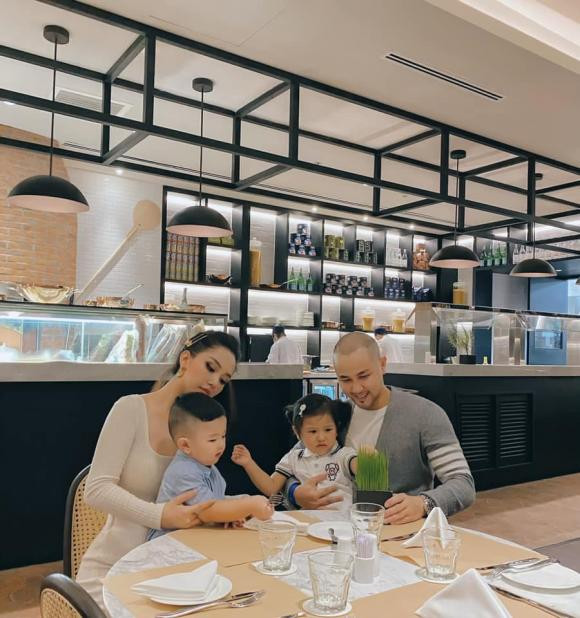 Hot girl Trang Pilla và anh trai Bảo Thy đã kết hôn vào tháng 5/2017. Tính đến nay, cả hai đã có hai con (một gái, một trai).