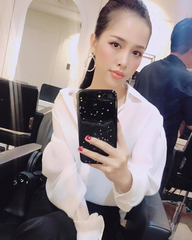 Trên Facebook, Trang Pilla và chồng tích cực cập nhật những hình ảnh sánh bước, khám phá từng địa danh nổi tiếng nơi đây.