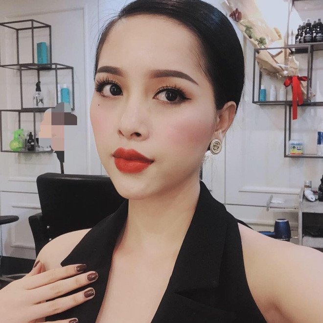  Trang Pilla tên thật là Đỗ Thị Thuỳ Trang, sinh năm 1994 và lớn lên trong một gia đình giàu có với truyền thống kinh doanh ở TP HCM. Với ngoại hình xinh đẹp, vóc dáng gợi cảm, quyến rũ, cô từng làm người mẫu ảnh cho các tạp chí và trở nên khá quen mặt.