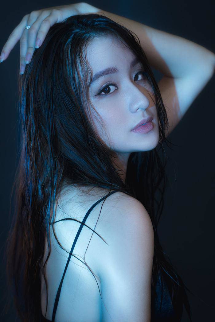 Hiện tại, Hoàng Linh duy trì tập 3 buổi/ tuần, mỗi buổi kéo dài 1-2 tiếng. Nụ cười tươi tắn ấm áp của Linh tạo thiện cảm cho người đối diện ngay lần đầu.