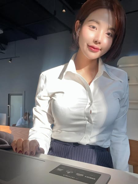 Là giáo viên tại trường tiểu học Ban Huai Ya Kheua, công việc của Anny vốn đã rất bận rộn. Tuy nhiên, cô luôn dành thời gian để tập luyện và duy trì lối sống lành mạnh.