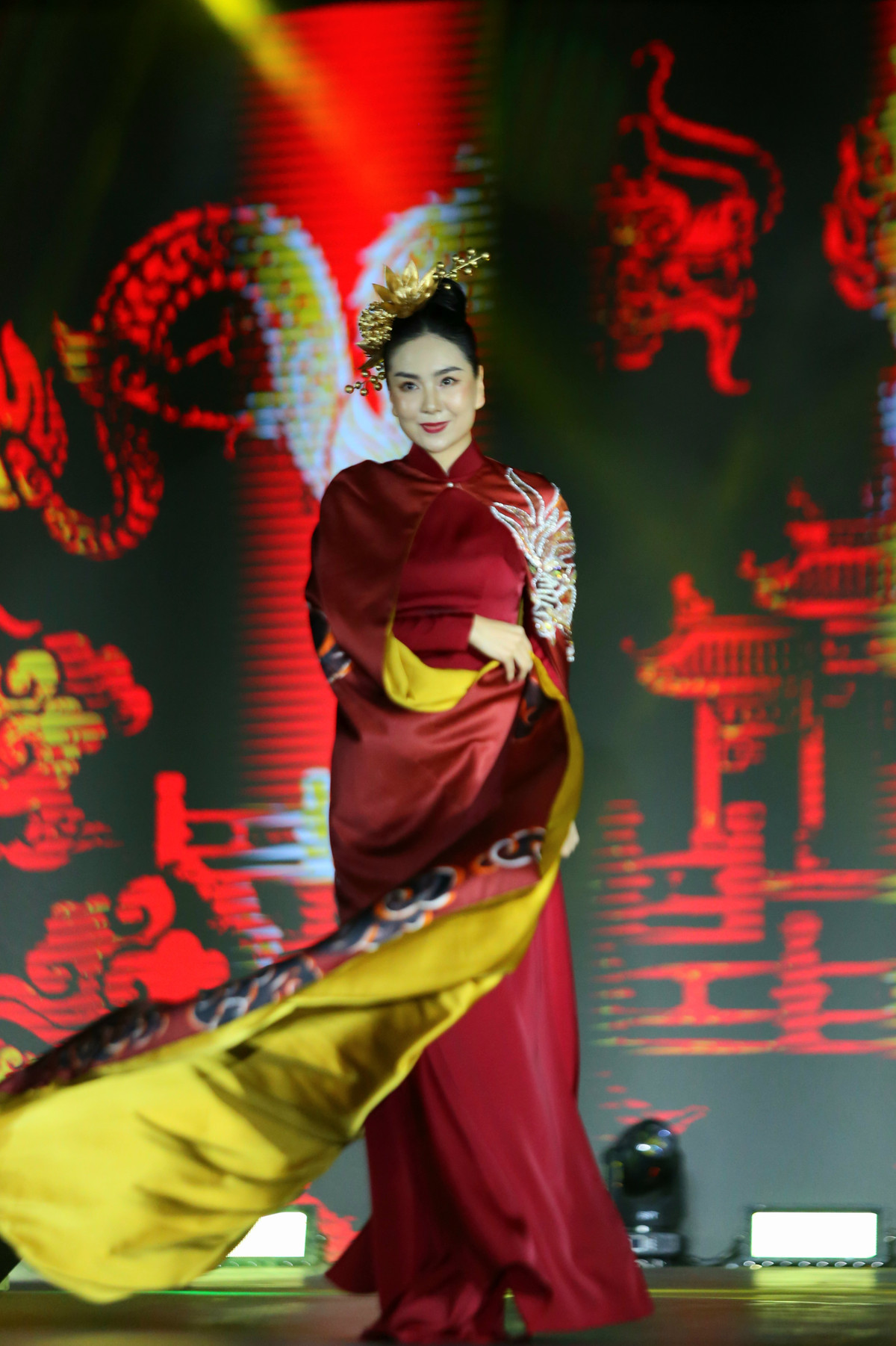 Đại diện Ban Tổ chức cho biết, Đoàn Thanh niên là một trong những tổ chức cần tiên phong trong việc quảng bá nét đẹp văn hóa truyền thống của dân tộc; theo đó, mỗi người, đặc biệt là cán bộ, đoàn viên, hội viên, phụ nữ cần nâng cao ý thức, trách nhiệm của bản thân trong việc gìn giữ, phát huy nét đẹp của Áo dài - di sản văn hóa dân tộc.